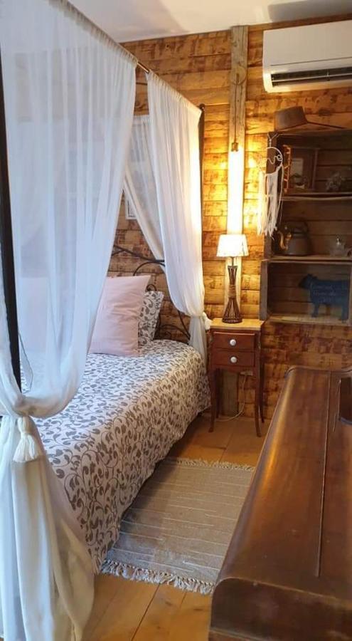Chambre D'Hotes Le Petit Ranch Los Masos Kültér fotó